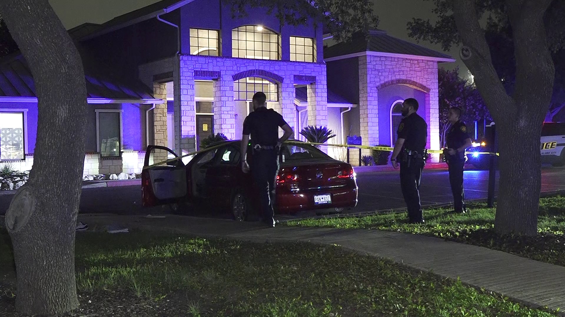 Two injured in San Antonio apartment shooting | kens5.com