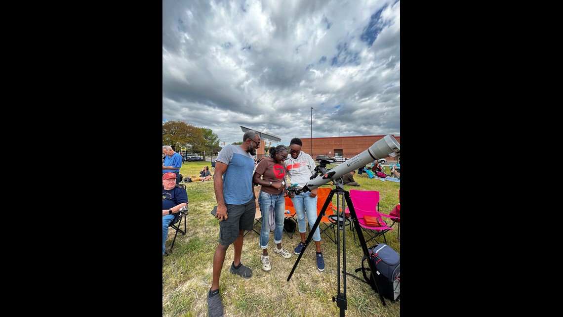 PHOTOS Watching the annular eclipse in San Antonio and South Texas