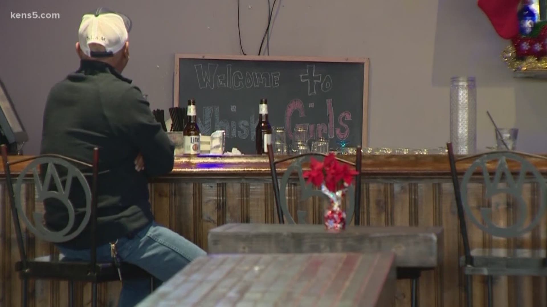 After various customers at a San Antonio private event center say they got much less than what they paid for for weddings and other events, several local businesses are stepping up to help.