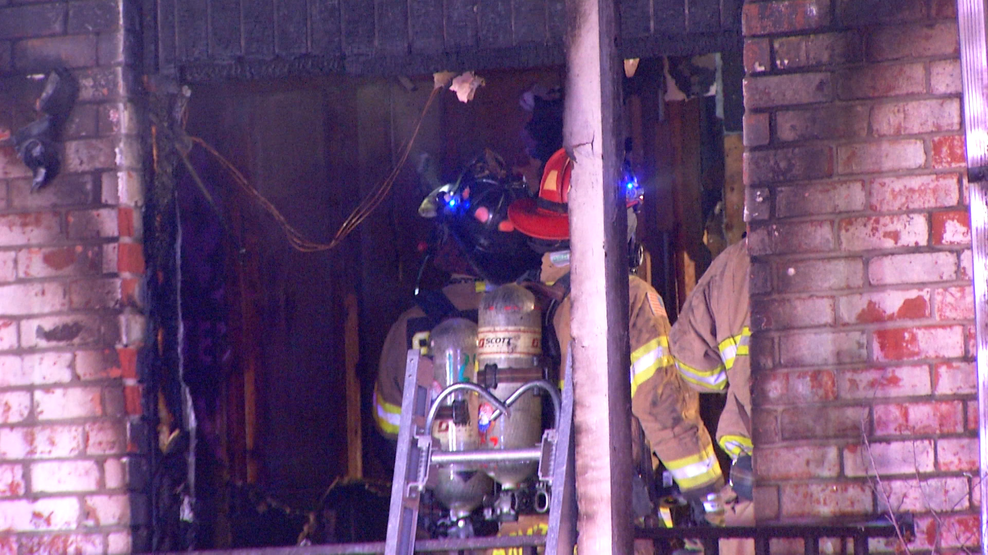 Fire in Live Oak displaces 5 families | kens5.com