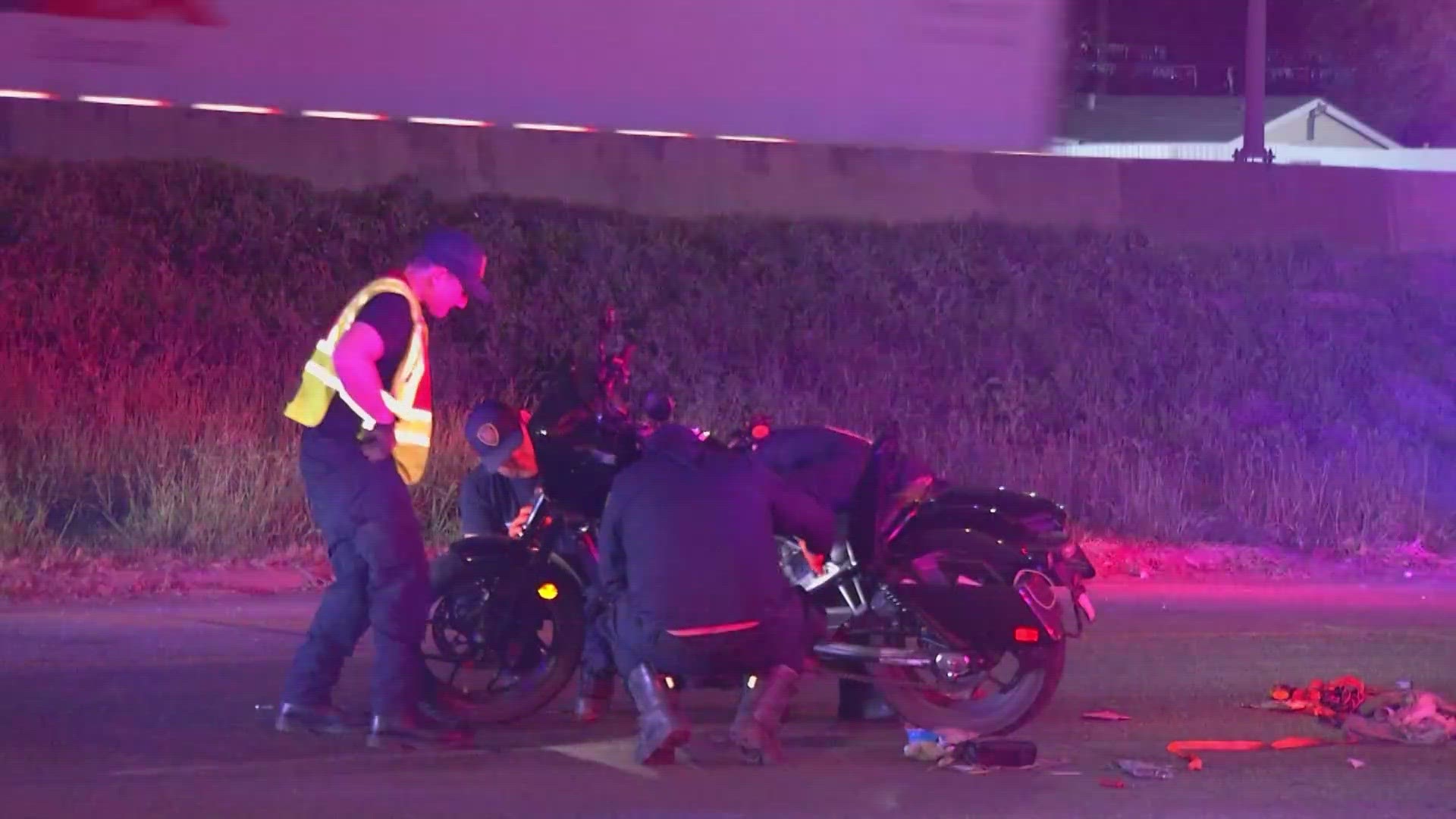 Hitandrun sends man on motorcycle to the hospital, SAPD says