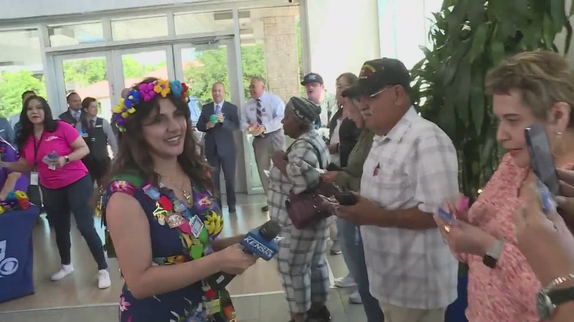 Fiesta medal giveaway KENS 5 Anchor Sarah passes out medals