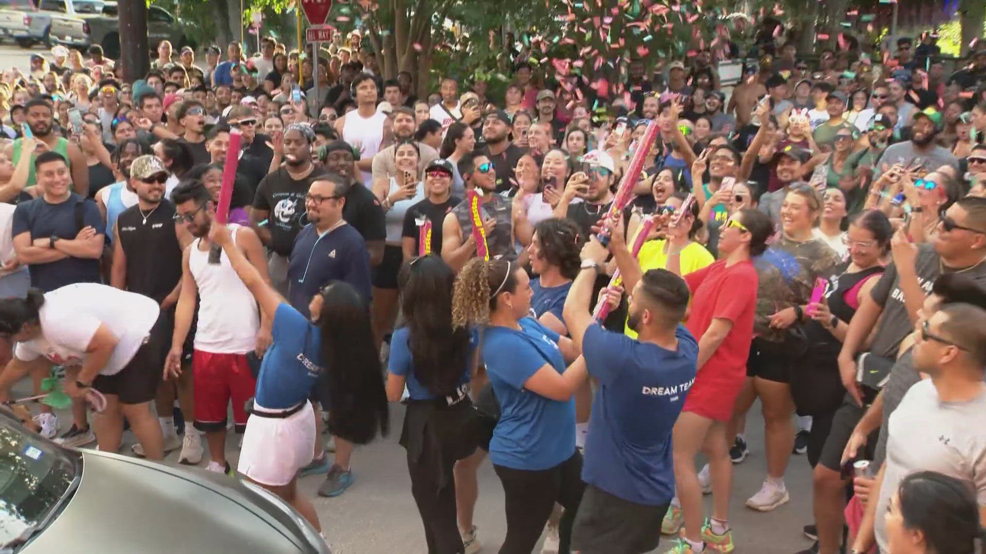 Every week, the group says about 500 people show up to run.