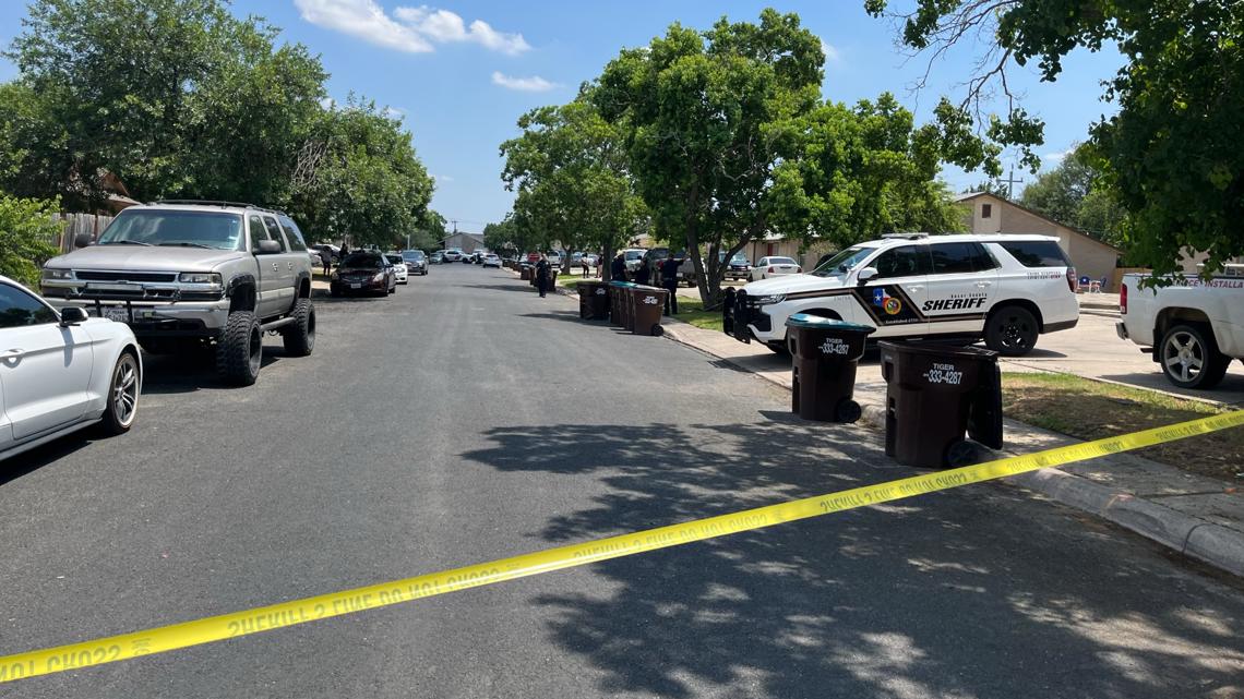 Man shot while putting child in car in northeast Bexar County, BCSO says - Vimarsana News