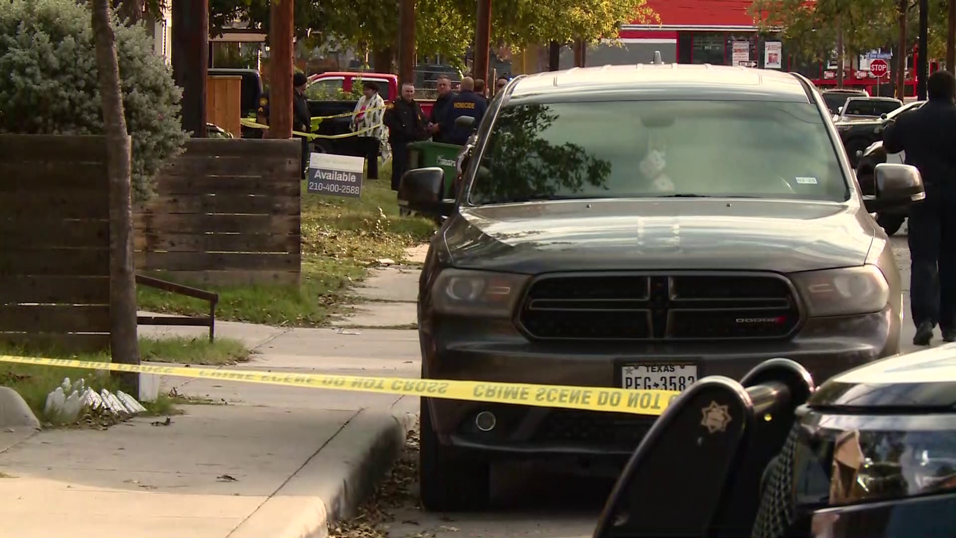 KENS 5's Simone Simpson gives us the latest on an east-side shooting that left two dead on Thanksgiving morning.