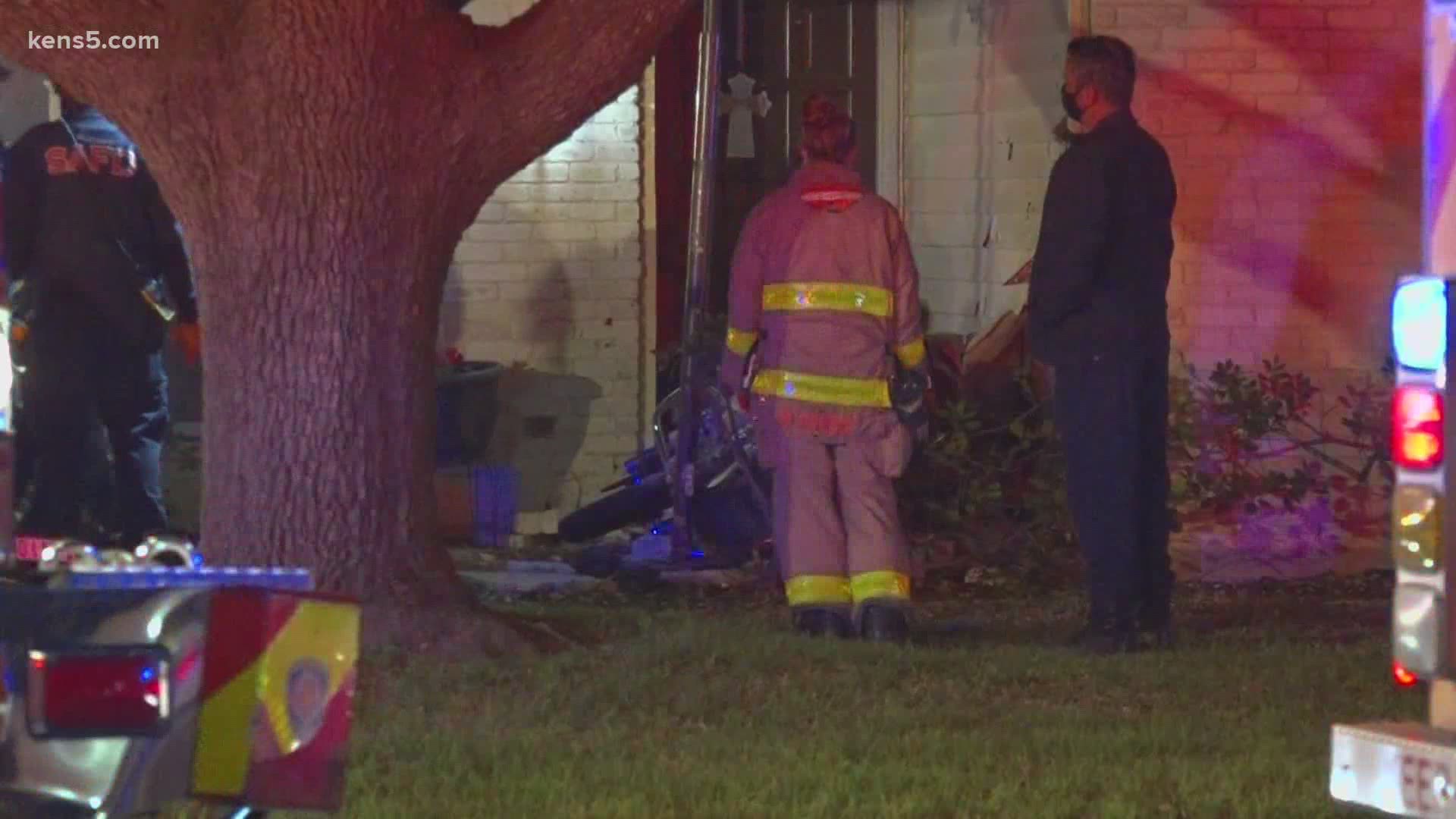 A motorcycle rider lost control, crashed into a mailbox, and was thrown from his bike in a deadly morning crash, the San Antonio Police Department said.