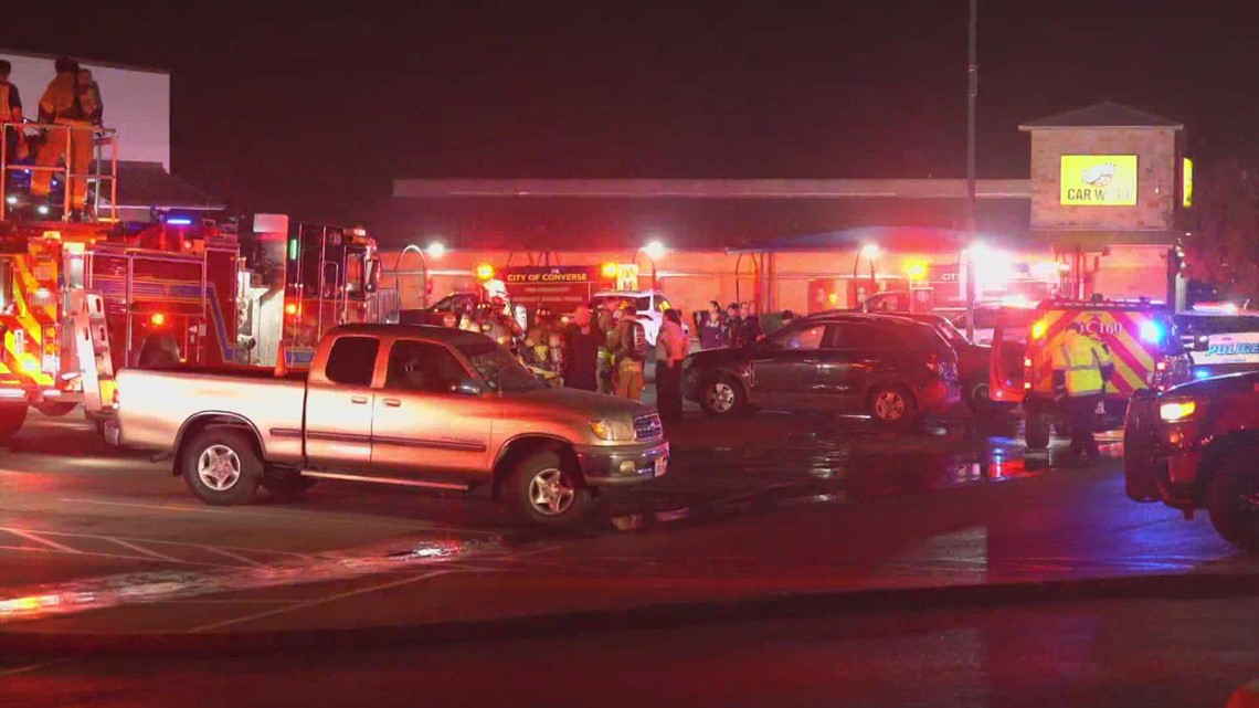 Grease fire forces restaurant to be evacuated