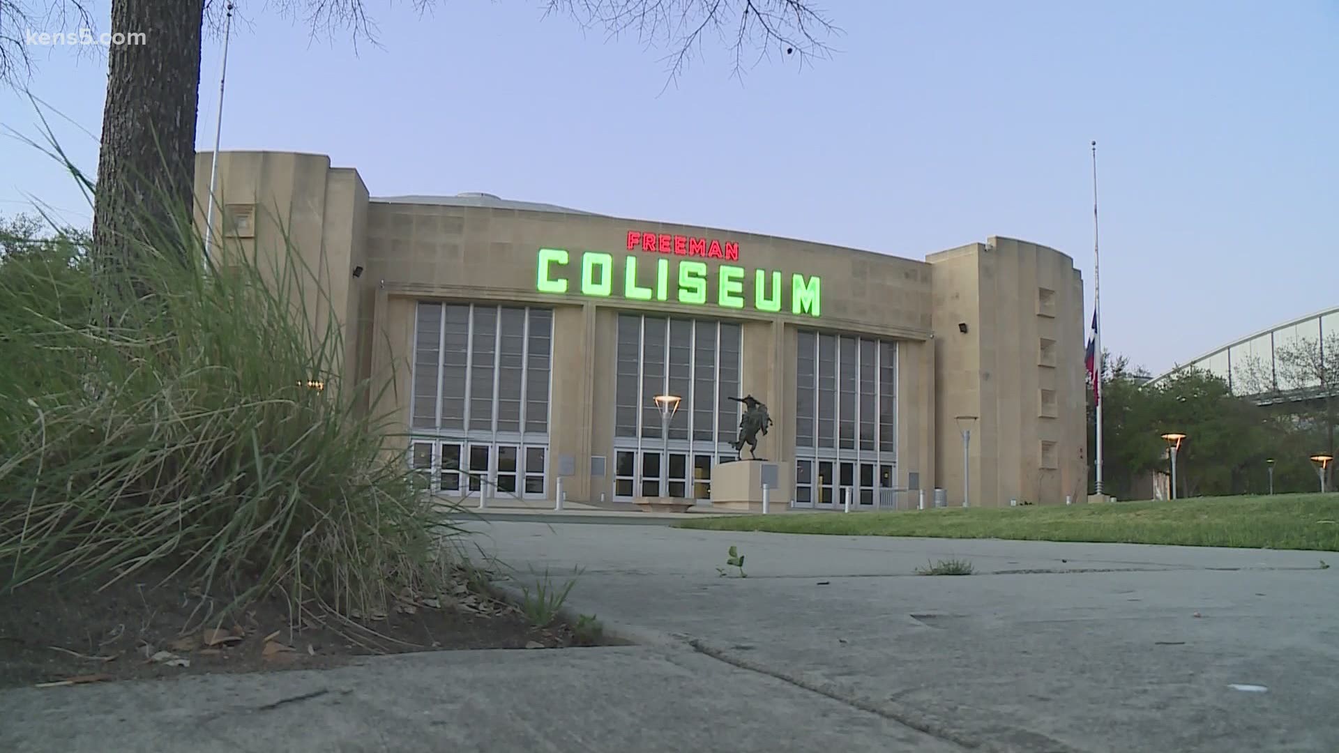 Bexar County officially reached a deal with the federal government on Friday to use Freeman Coliseum as a housing site.