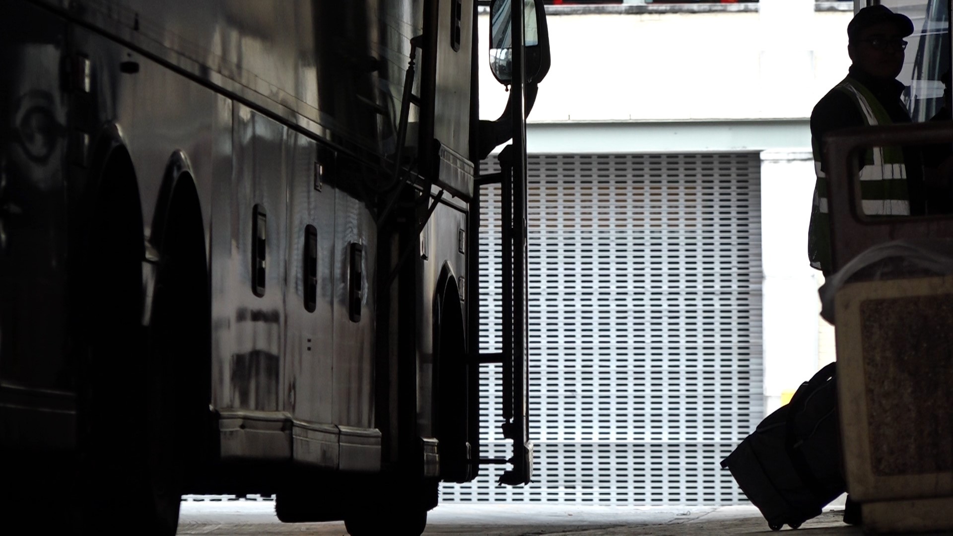 Greyhound to offer free rides to runaway kids and teens