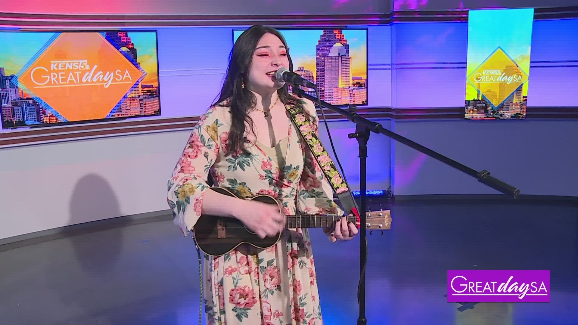 Local Singer-Songwriter Ariel Corinne performs her original music in-studio.