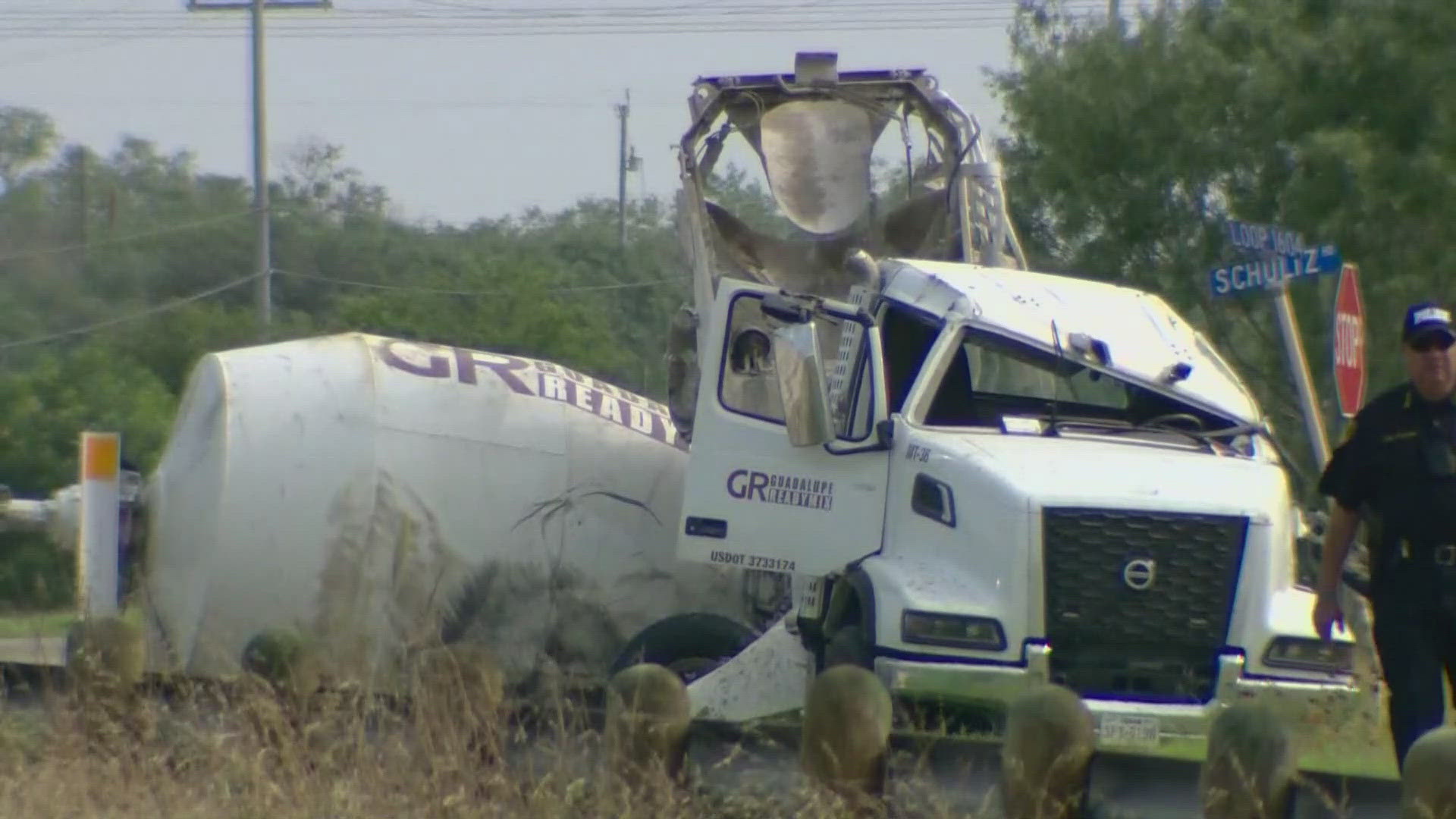 The crash also left a portion of 1604 shutdown as emergency crews worked the scene.