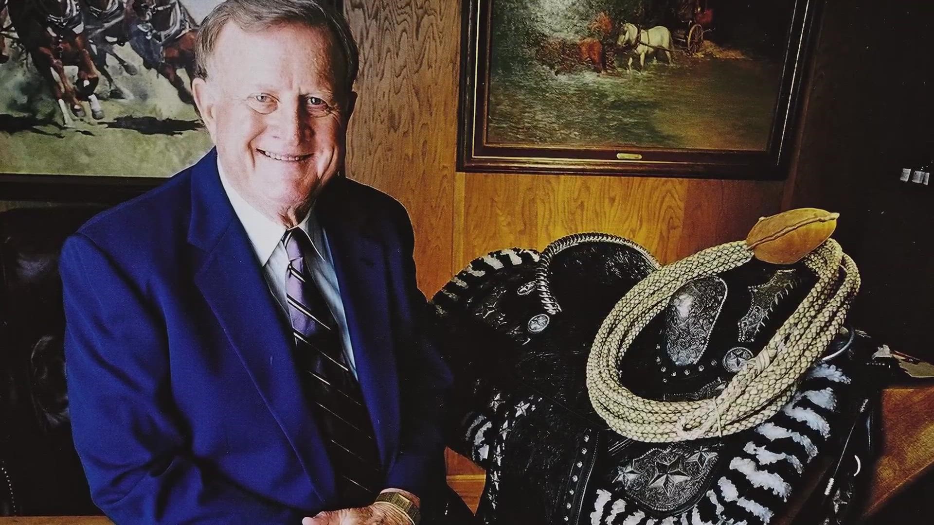 A prominent San Antonio businessman and philanthropist, Red McCombs, has died.