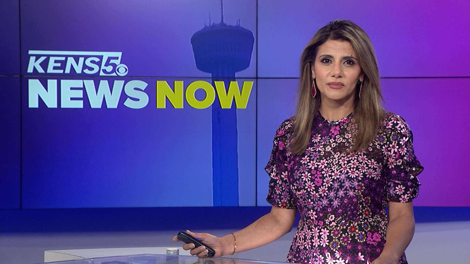 KENS 5 News Now Man attacked outside pet store; Mom saves dog that