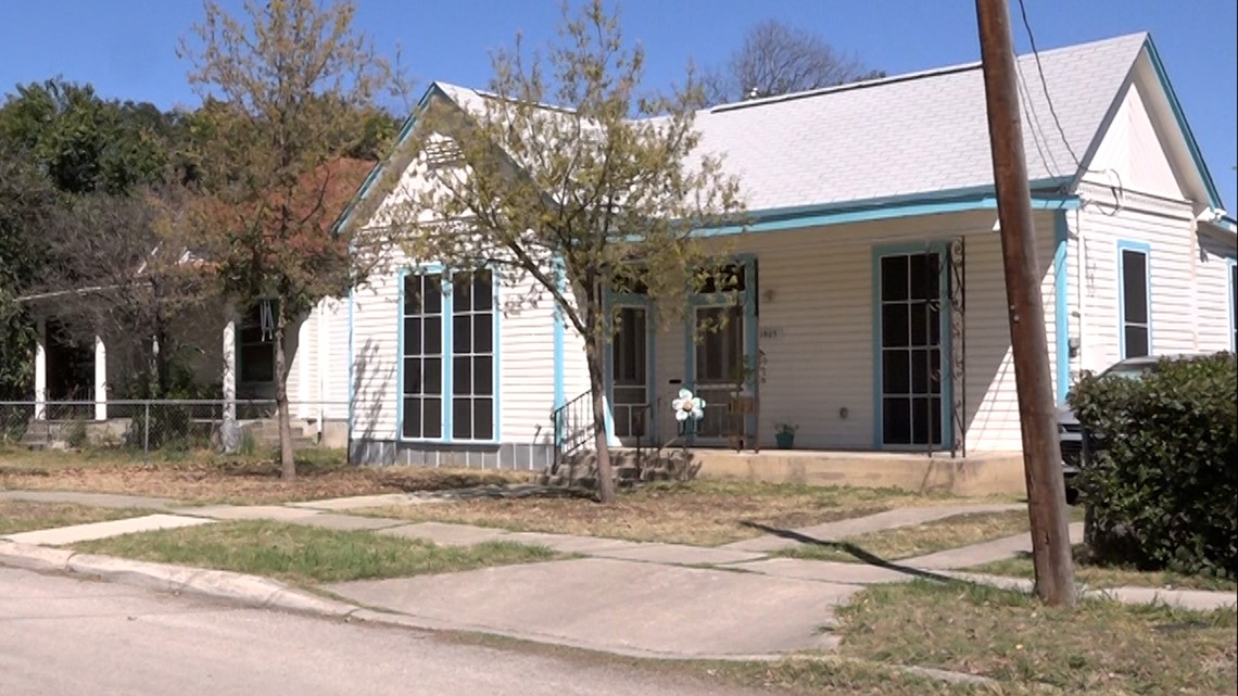 San Antonio city staff to bring on more contractors to complete hundreds of home repair projects - Vimarsana News