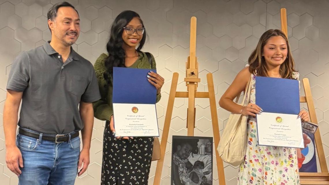 Two Northside ISD seniors will have their artwork displayed in Washington, D.C.