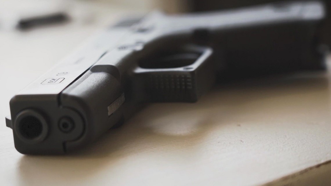 Federal judge says Texas can't keep young adults from carrying handgun - Vimarsana News