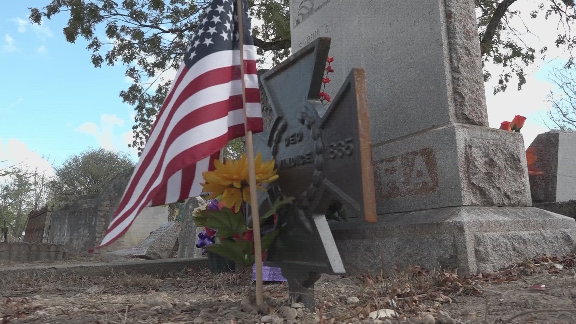 Descendants of people who fought in the Texas Revolution, say they were upset when they saw the crosses at their family's gravesite.