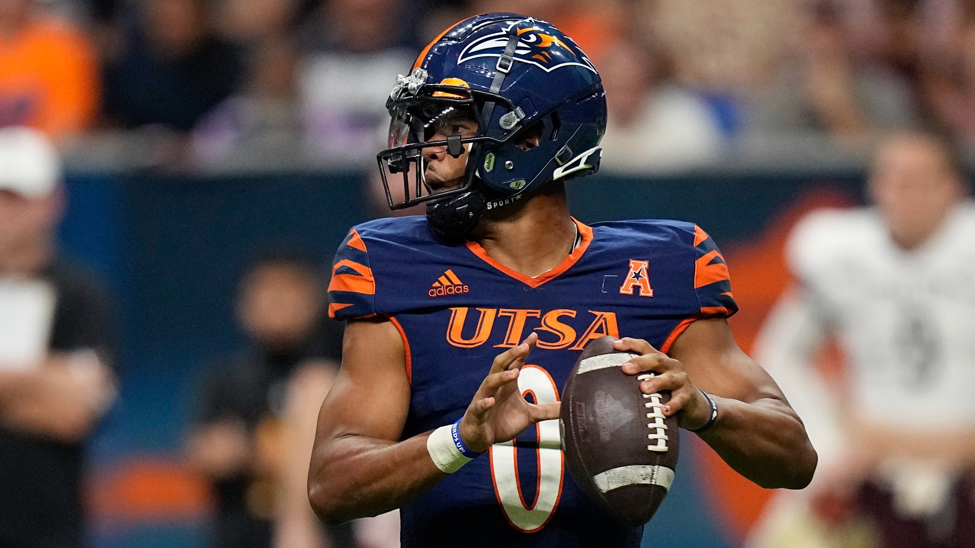 Harris suited up as starting quarterback over the last four seasons for the Roadrunners.