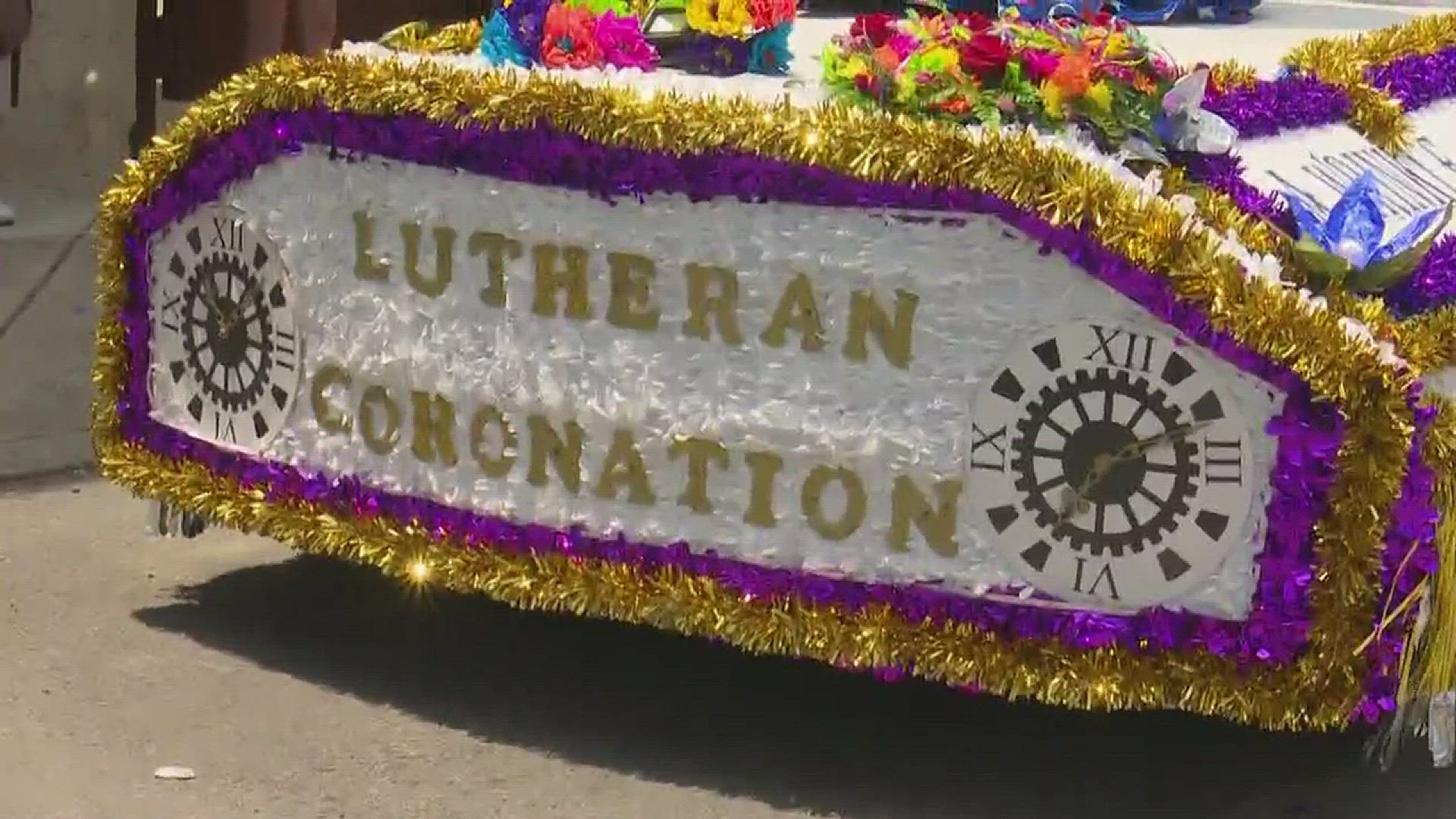 When members of the Royal Court of the 20th Century showed up to claim their float before Friday's Battle of Flowers parade, the royalty found they were the victims of theft.