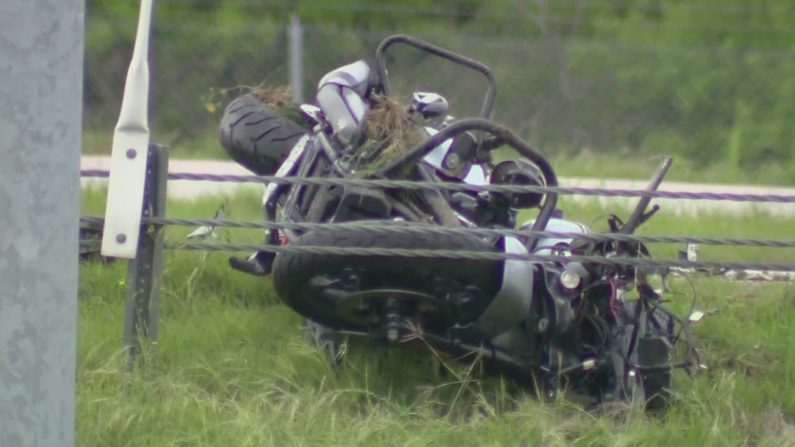 Two military men jump into action after watching motorcycle crash on a San Antonio highway