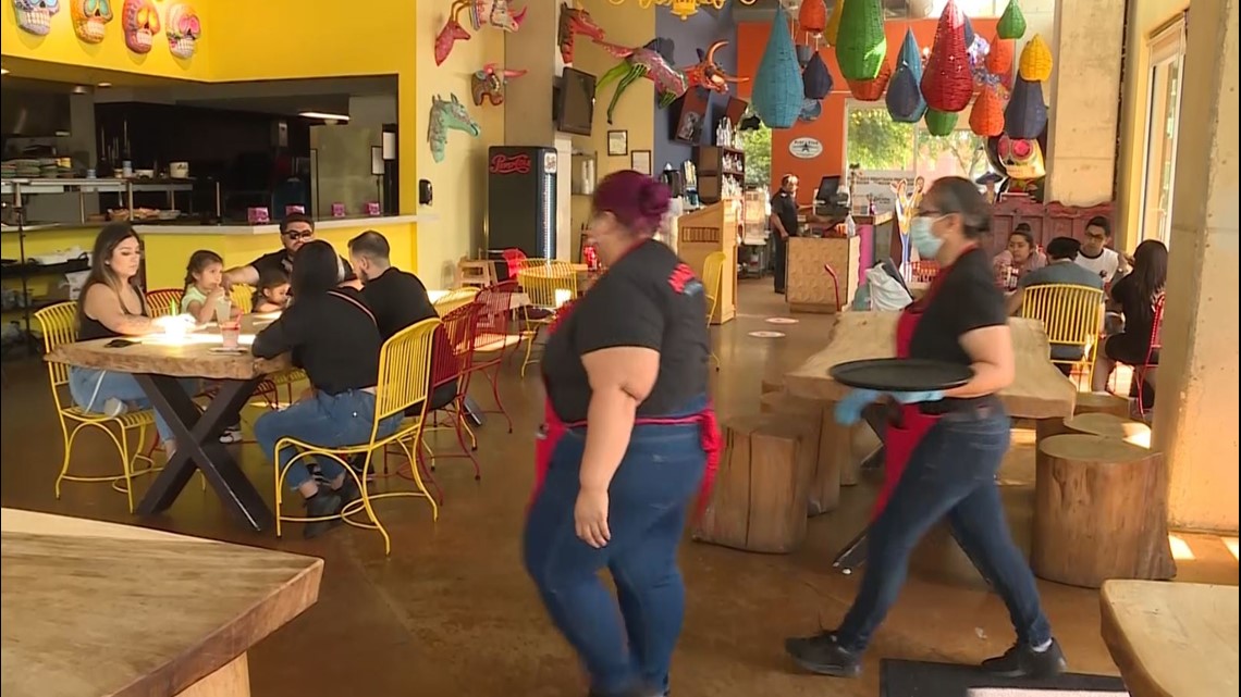 Businesses unable to find workers urging Gov. Abbott to stop extra unemployment aid - Vimarsana News