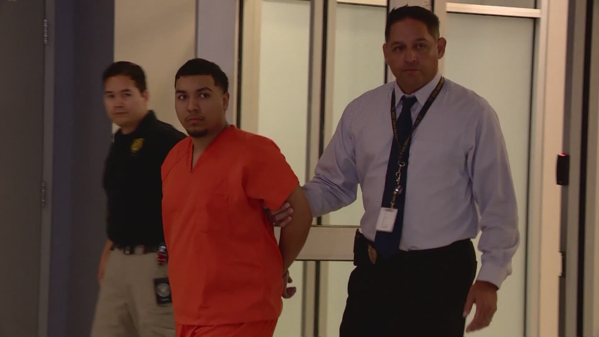 Man found dead in northwestside apartment unit