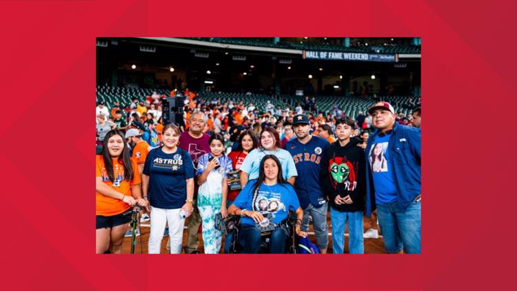 Houston Astros invite young fan shamed for cheering to 1st playoff game -  Good Morning America