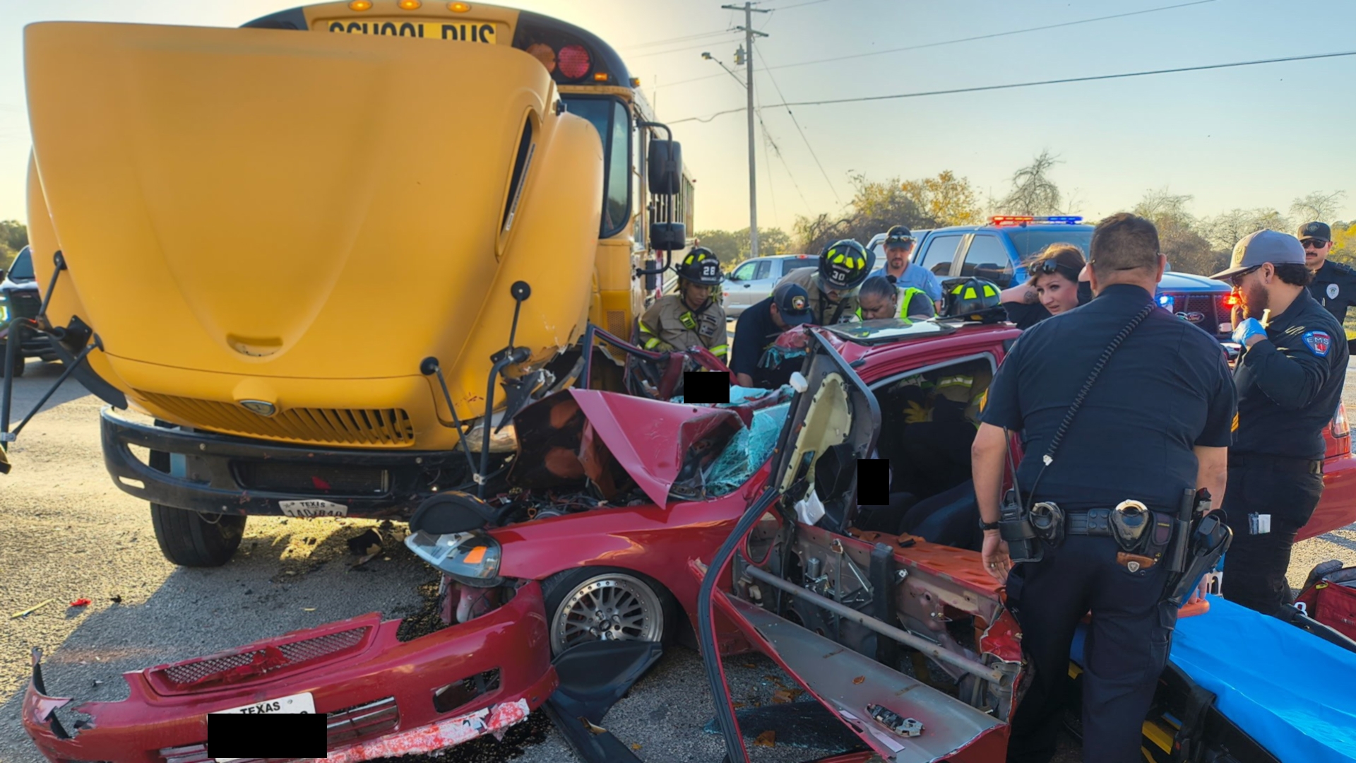2 airlifted in critical condition after wreck involving Pleasanton
