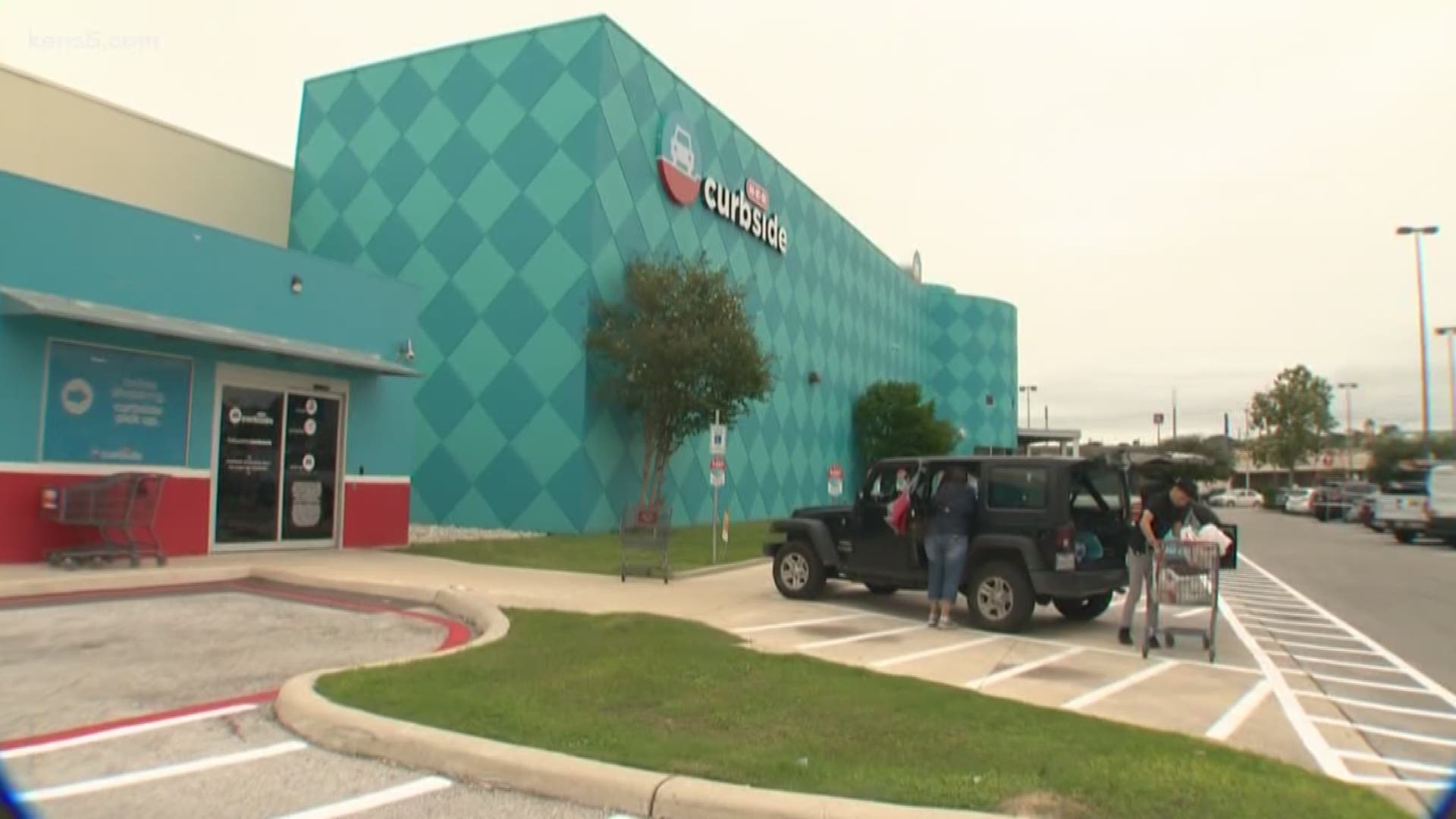 We put H-E-B Curbside vs. Walmart Pickup and found out how much time we could save and how much it would cost. Eyewitness News reporter Adi Guajardo has more.
