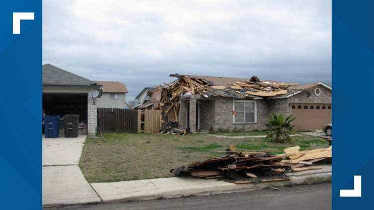 KENS 5 Classic | January 25, 2012: Tornado and heavy flooding strike in San Antonio