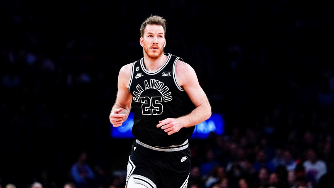 Adrian Wojnarowski on X: The Toronto Raptors are acquiring San Antonio  Spurs center Jakob Poeltl for Khem Birch, a protected 2024 first-round  draft pick and two future second-round picks, sources tell ESPN.