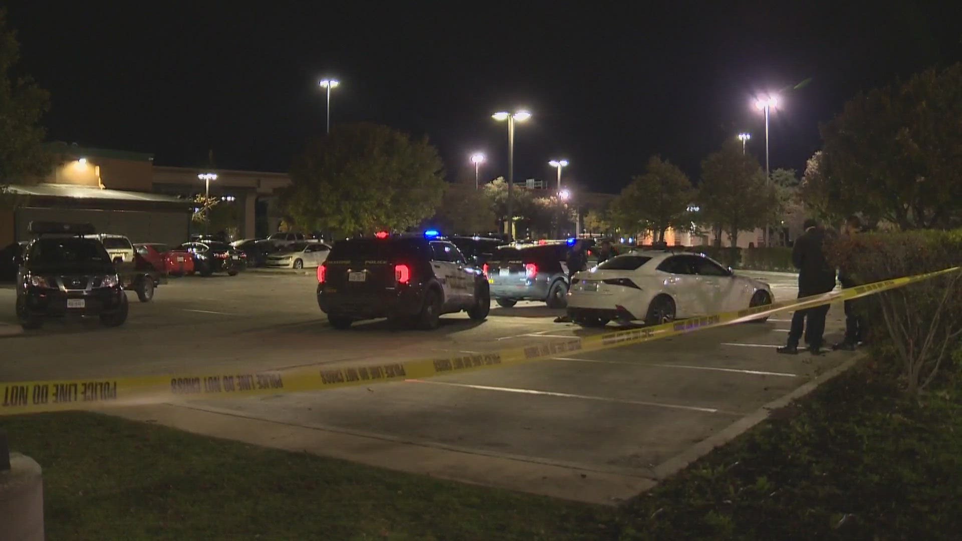 SAPD on scene of shooting behind Twin Peaks that left woman in critical condition