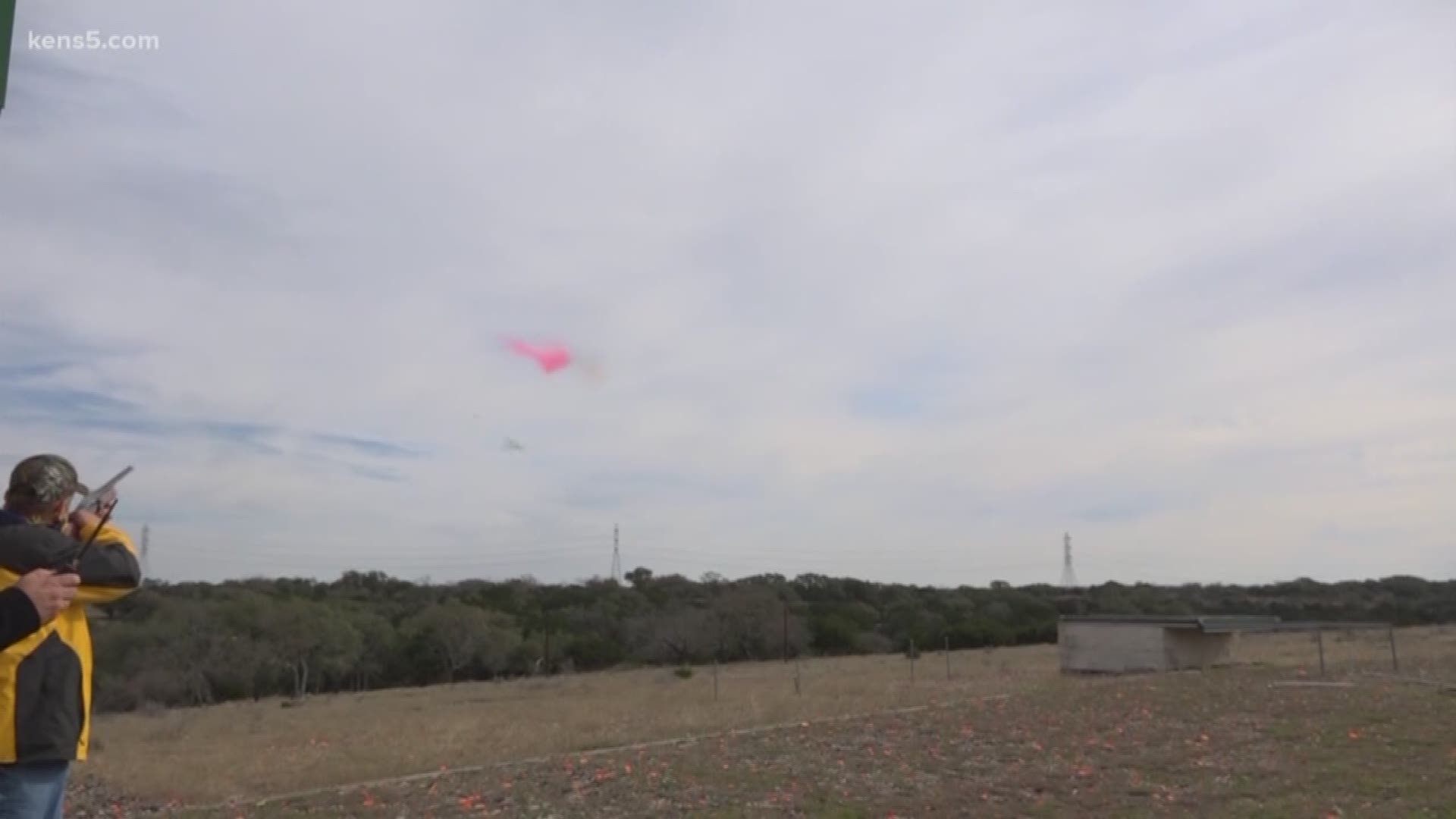 Barry Davis gets a lesson in clay shooting at the Hill Country Shooting Sports Center in this episode of Texas Outdoors.