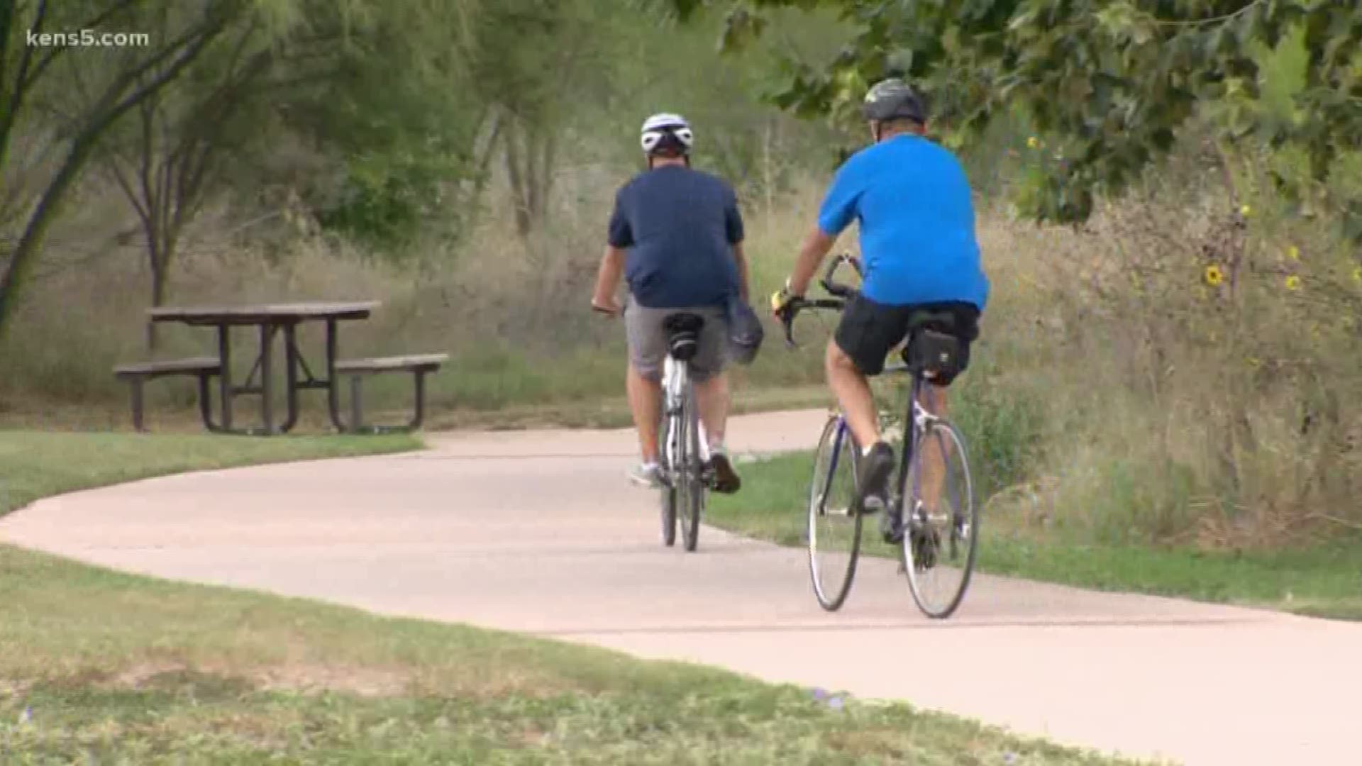 KENS 5's Barry Davis shows us what it's like to take a bike ride along the river.