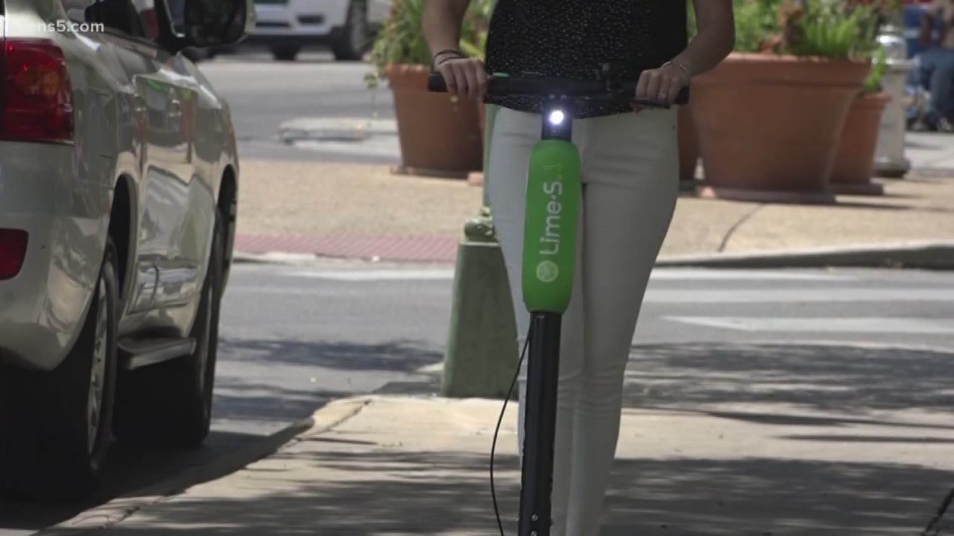 A new scooter company is debuting 200 motorized scooters around San Antonio.