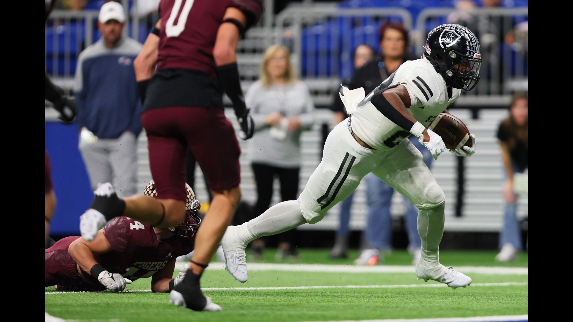 Texas football scores High school playoff highlights