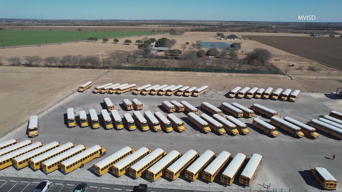 Medina Valley ISD rolls out $5,000 incentive plan to hire more bus drivers - Vimarsana News