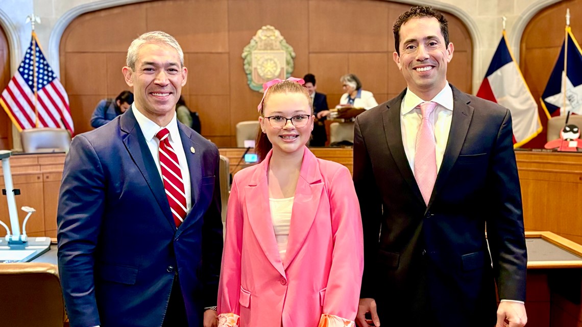 NEISD student honored at city council meeting after winning Kids Baking Championship on Food Network