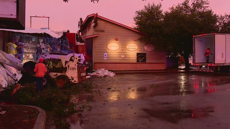 Amazon truck full of packages hydroplanes off I-35, crashes into Grady’s BBQ restaurant