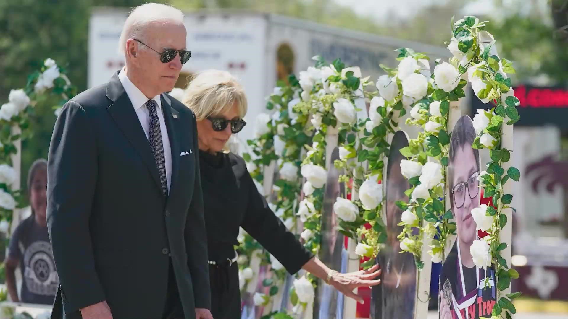 The Bidens paid their respects to the 21 victims, and worshiped the community.