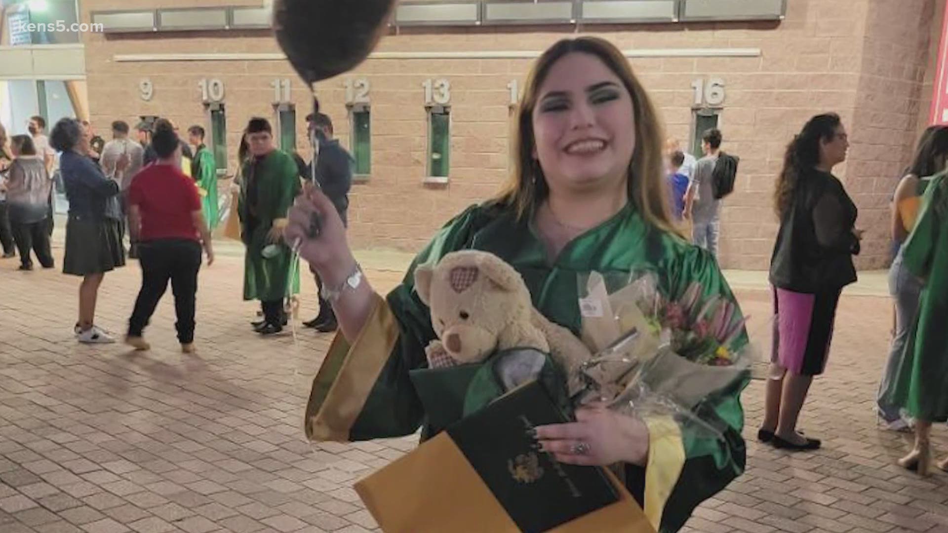 Adriah Rivera's father died in 2018 and she's carried a teddy bear with his ashes inside ever since. When she dropped it this week, she thought she lost it forever.