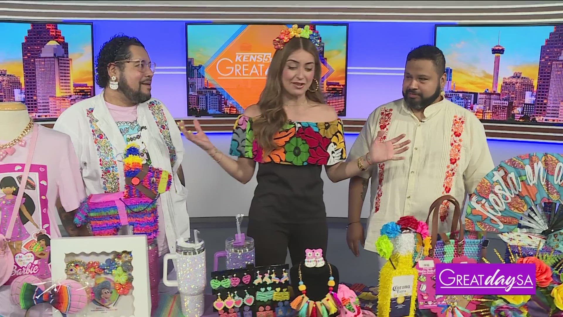 Karolina's Antiques stops by to share all their FIESTA accessories.