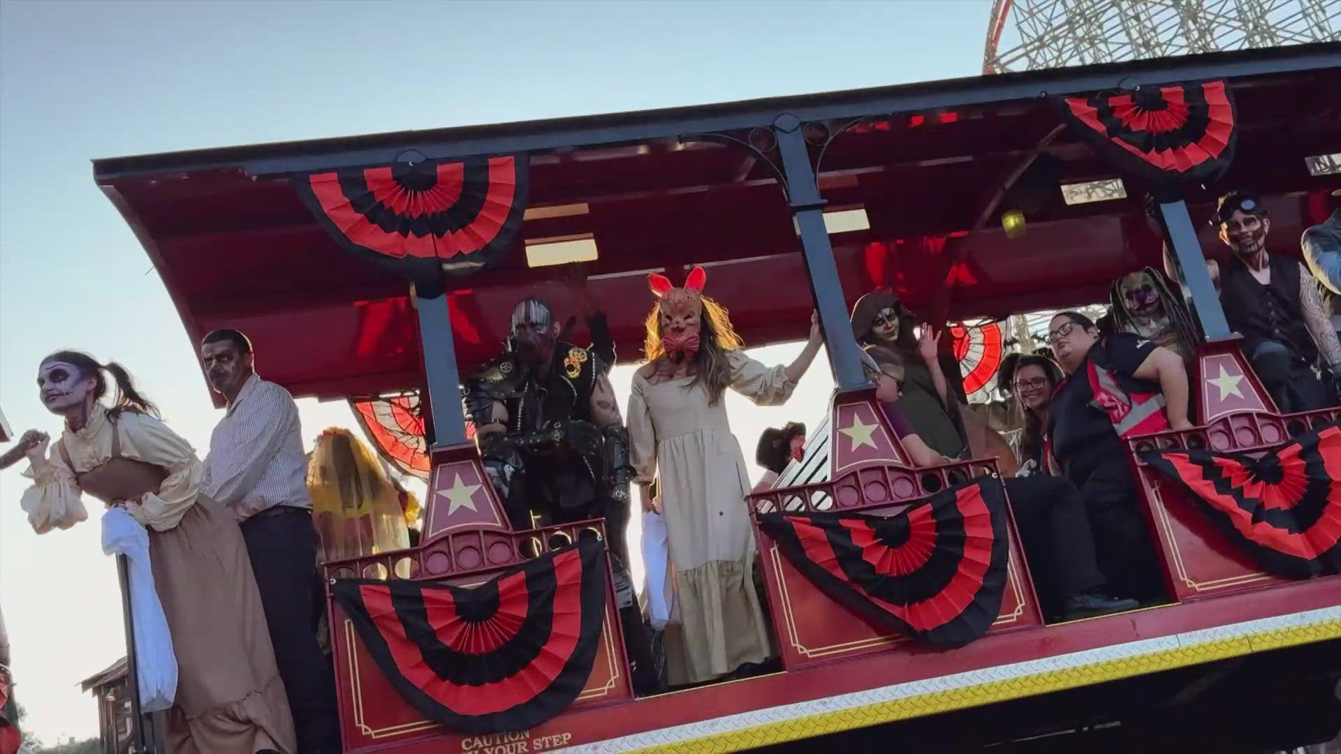 Six Flags starts Fright Fest with 4 new haunted mazes | kens5.com