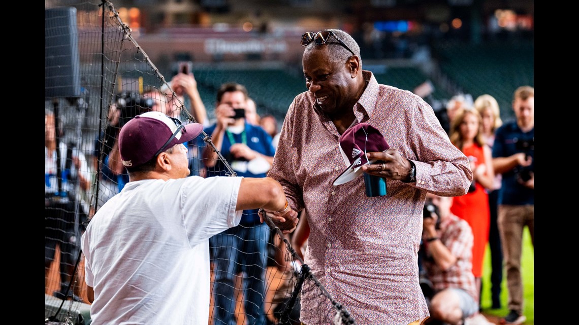 Astros host 500 Uvalde community members for 'Uvalde Strong Day' at Minute  Maid Park