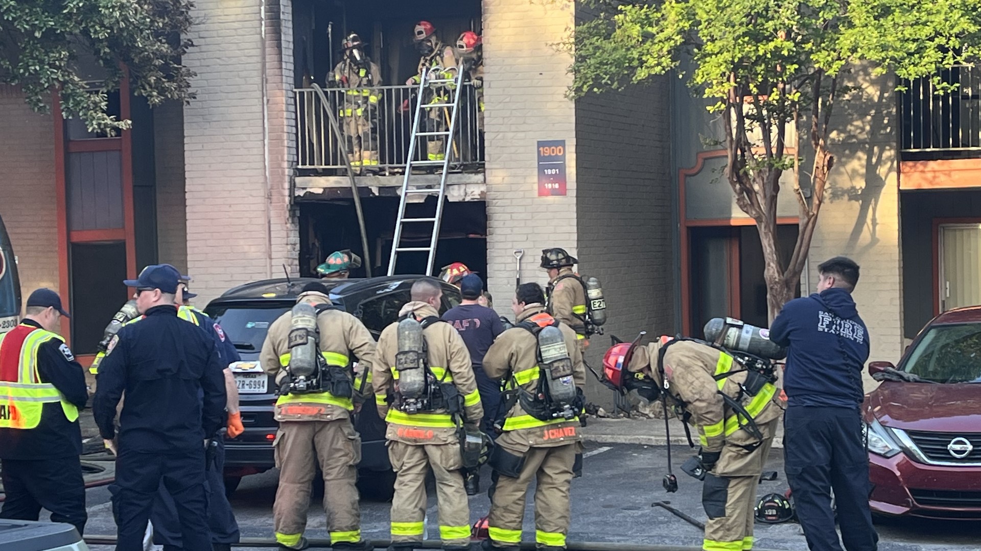 SAFD: Crews battle apartment fire in northwest San Antonio kens5 com