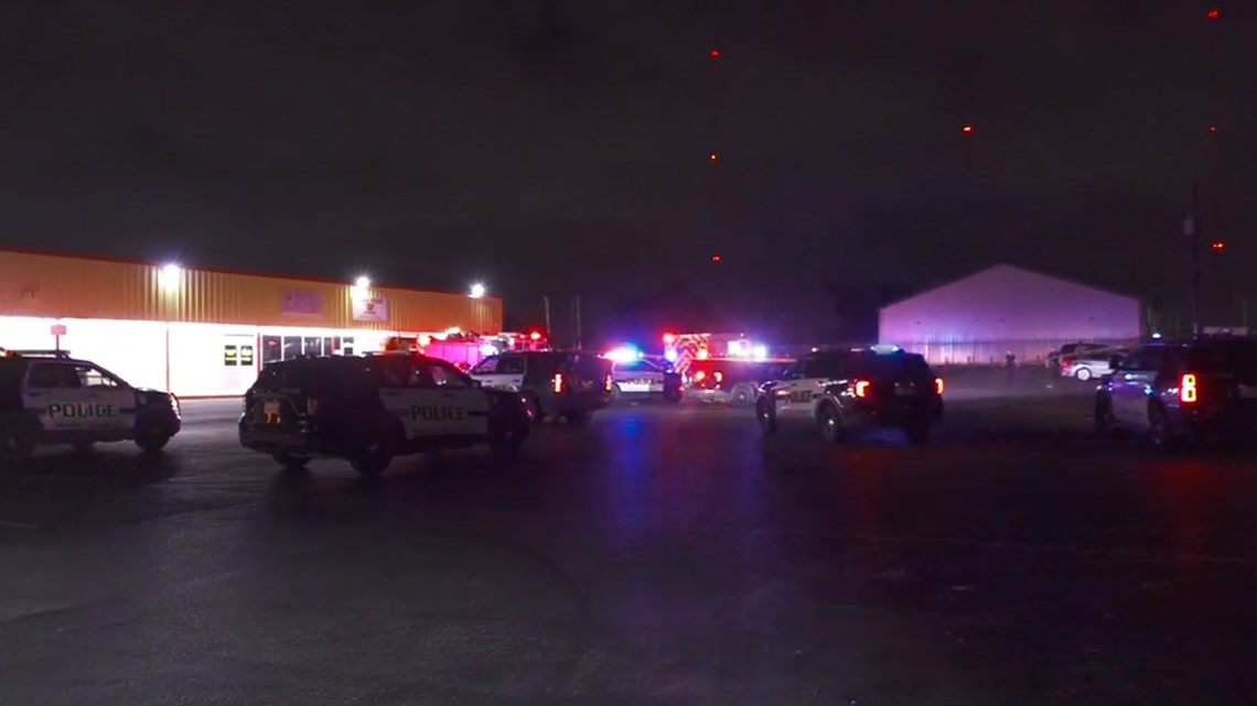 Shooting in hookah bar parking lot leaves one man dead; police search ...