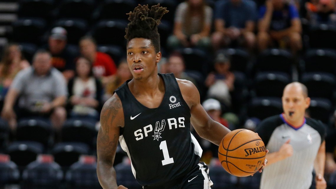 Heel of Verkeerd Spurs guard Walker determined to earn playing time by 'working my tail off'  | kens5.com
