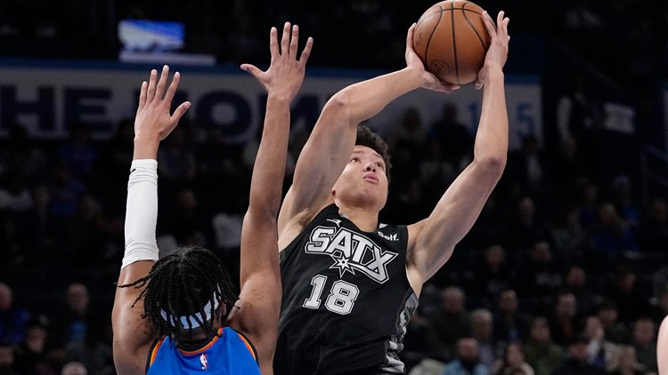 Spurs fall to Thunder despite halftime 17-point lead