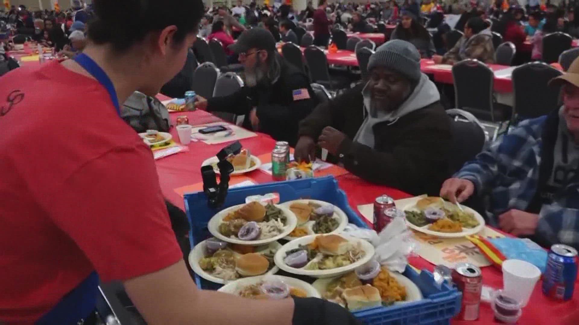 Inflation complicates return of San Antonio Thanksgiving dinner