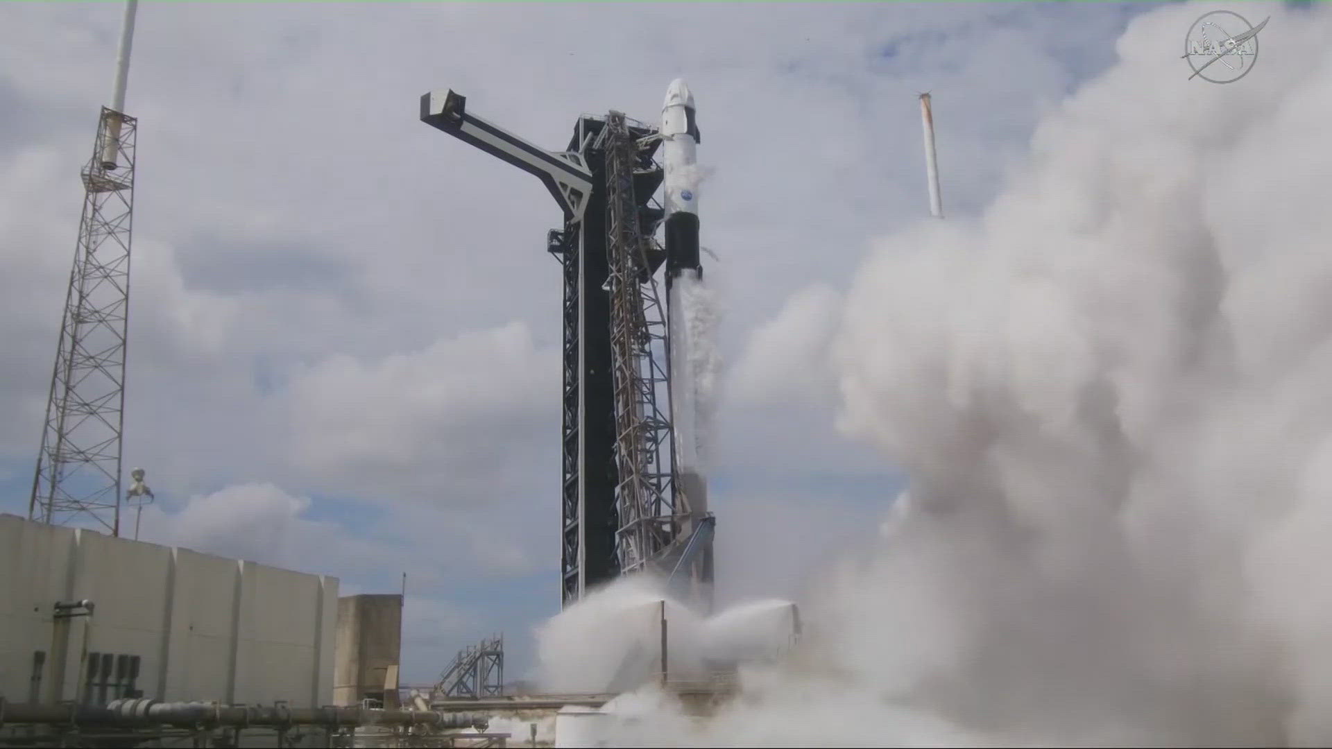 Space X Dragon spacecraft on its way to International Space Station